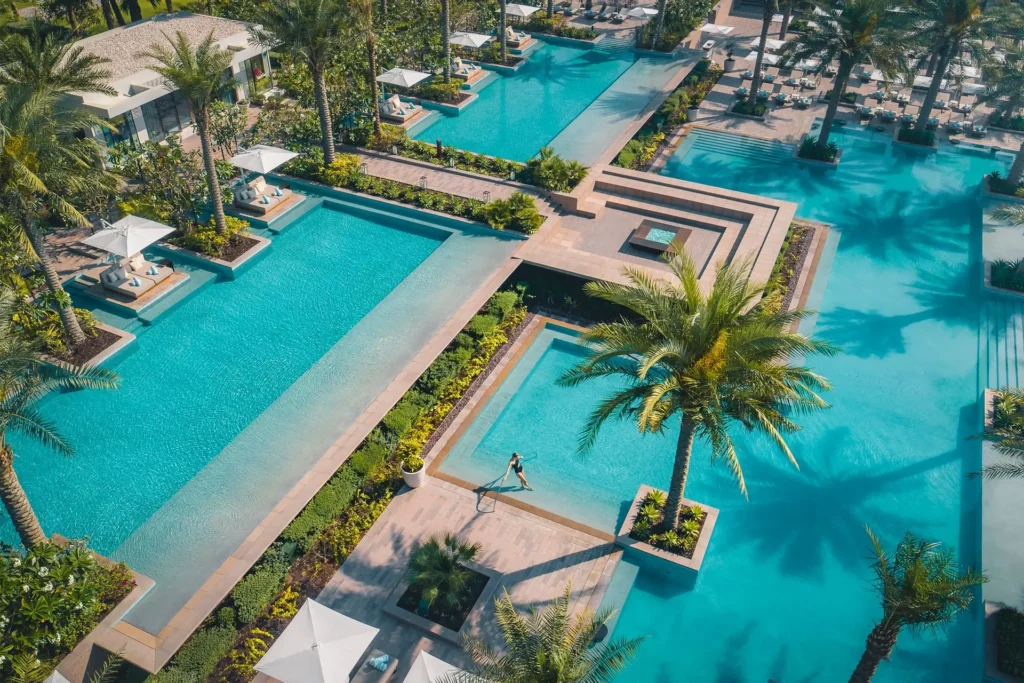 Top 5 Luxury Resorts in Dubai Atlantis The Royal 2 VETURI.