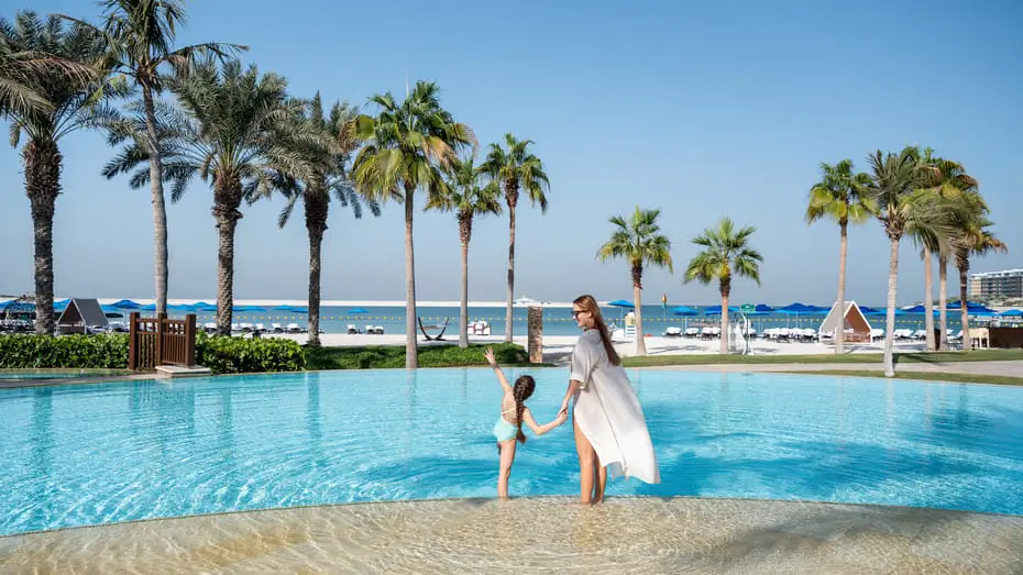 Top five Luxury Resorts in Dubai Atlantis Four Seasons Resort Dubai at Jumeirah Beach two VETURI